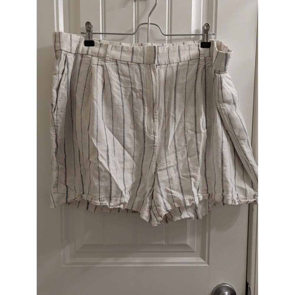 Striped White & Navy Women’s Casual Linen-Blend Shorts